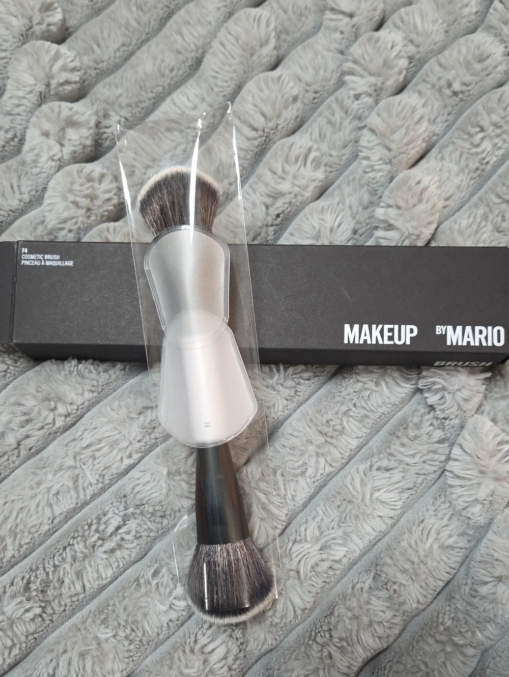 Makeup By Mario F4 Dual-Ended Powder & Buff Brush - Black and Silver